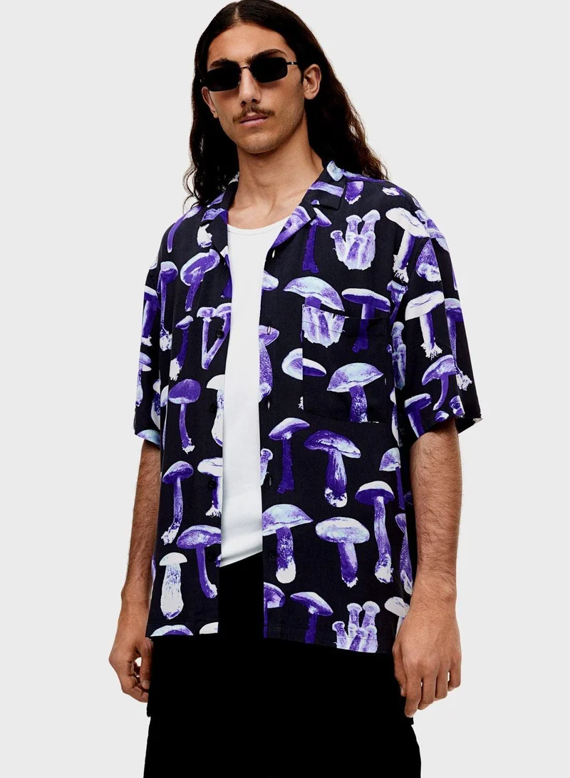 اتش اند ام قميص مطبع بقصة مريحة